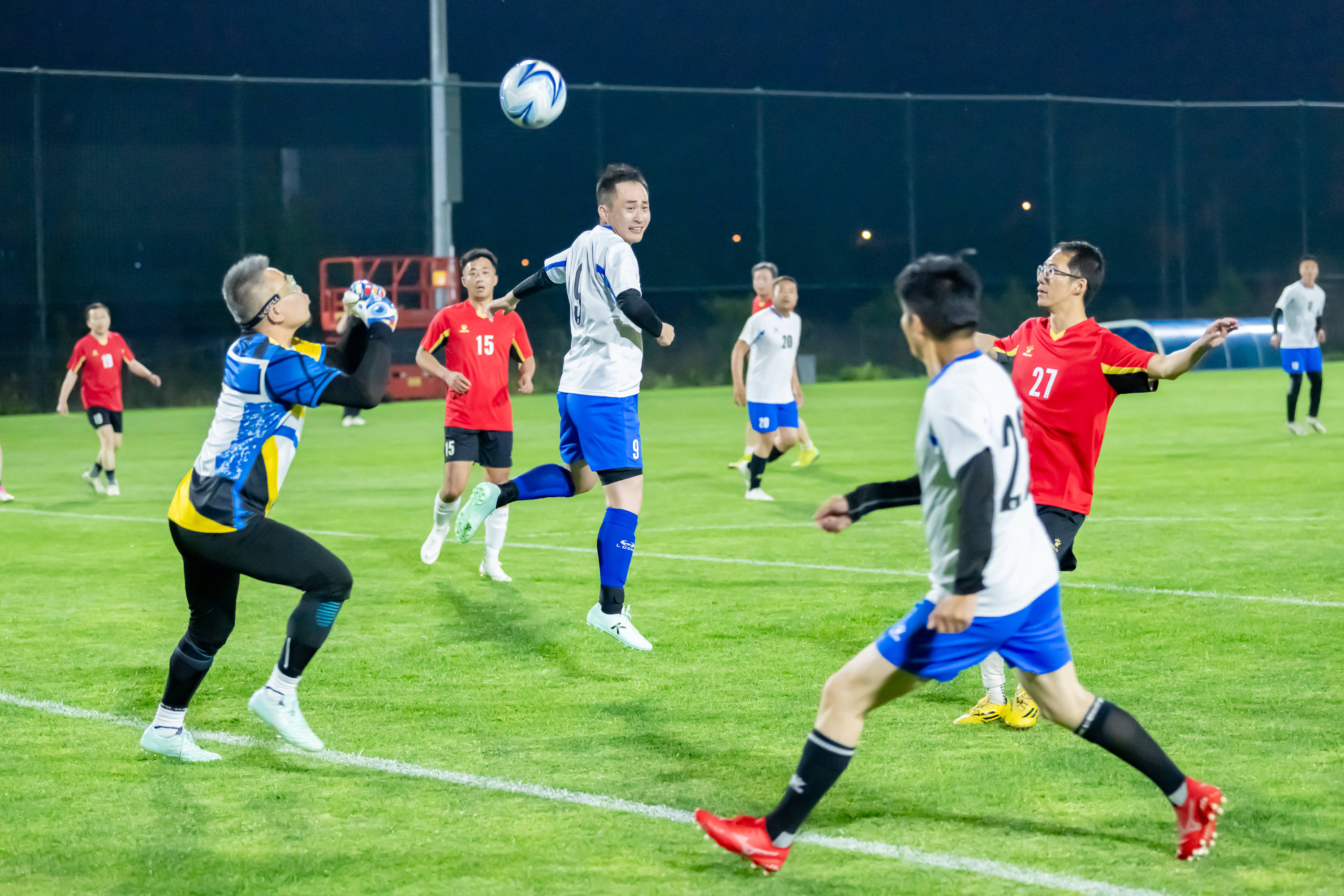 快来感受这 快来感受这